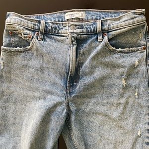 Abercrombie and fitch the 90s high rise jeans/mom jeans